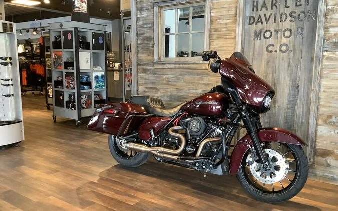 Harley-Davidson® Street Glide® Special 2018 FLHXS Twisted Cherry