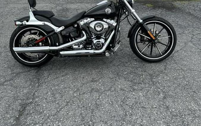 2015 Harley-Davidson® Breakout® Vivid Black