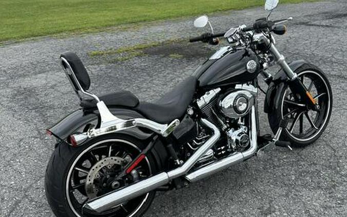 2015 Harley-Davidson® Breakout® Vivid Black