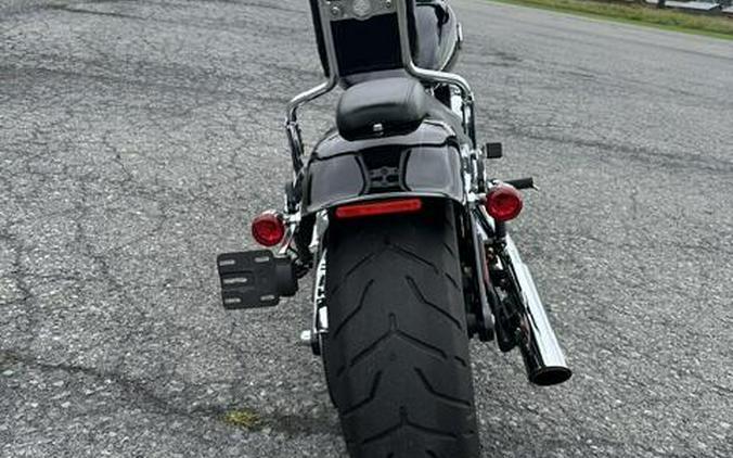 2015 Harley-Davidson® Breakout® Vivid Black