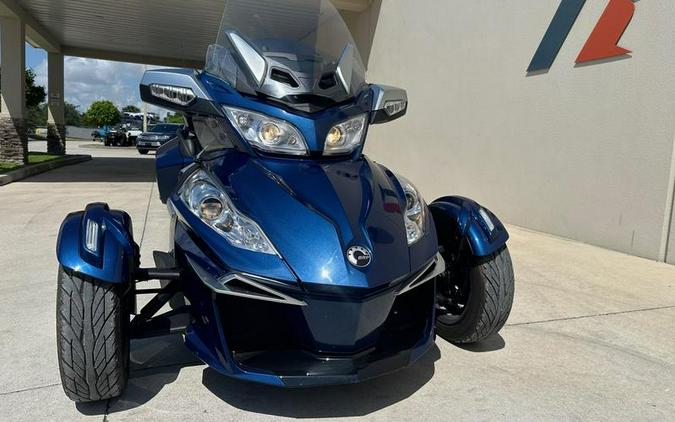 2017 Can-Am® Spyder® RT-S 6-Speed Semi-Automatic (SE6)