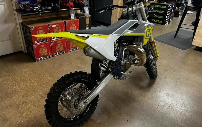 2024 Husqvarna® F2001X8