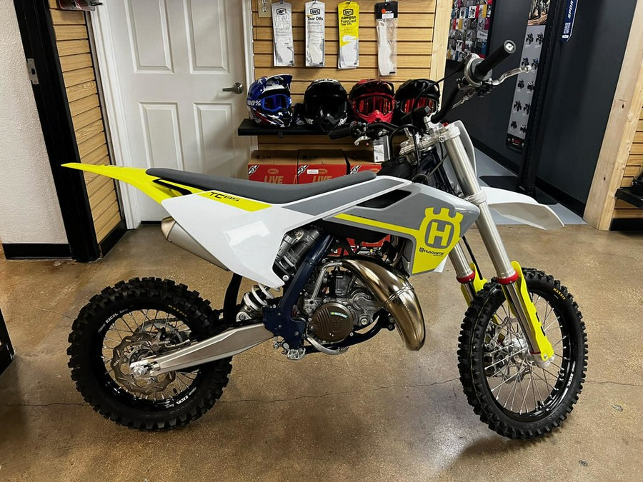 2024 Husqvarna® F2001X8