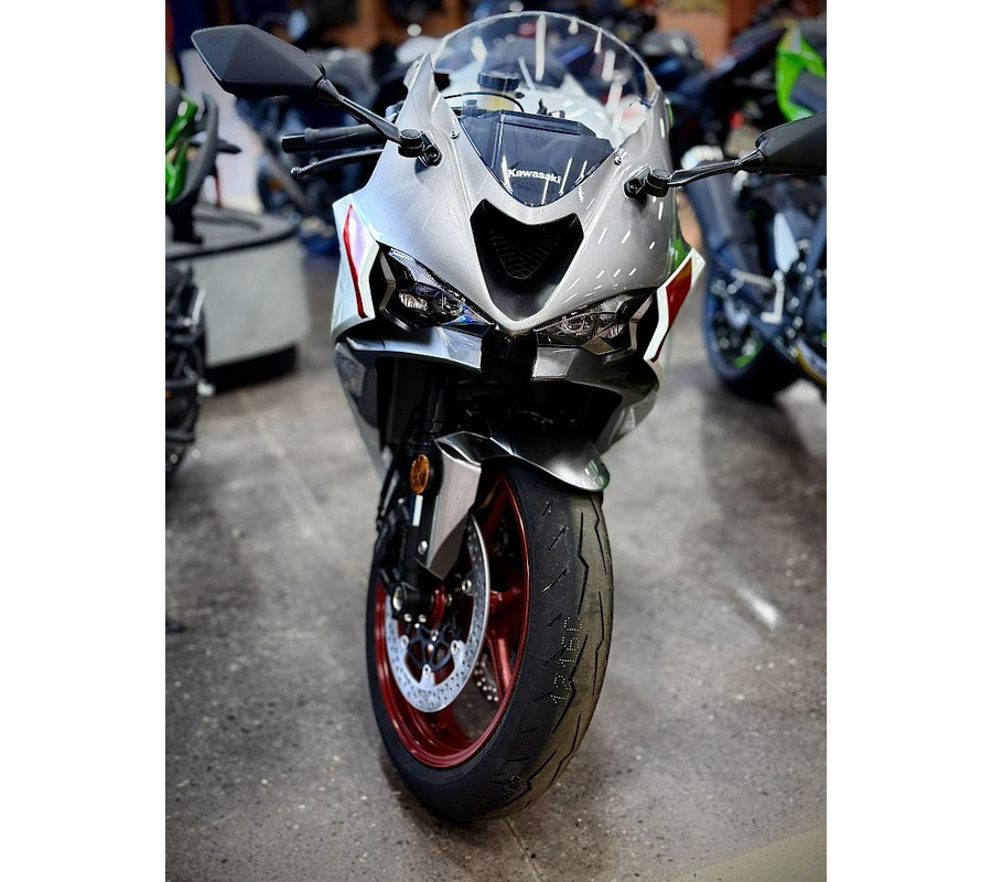2025 Ninja® ZX™-6R - Kawasaki