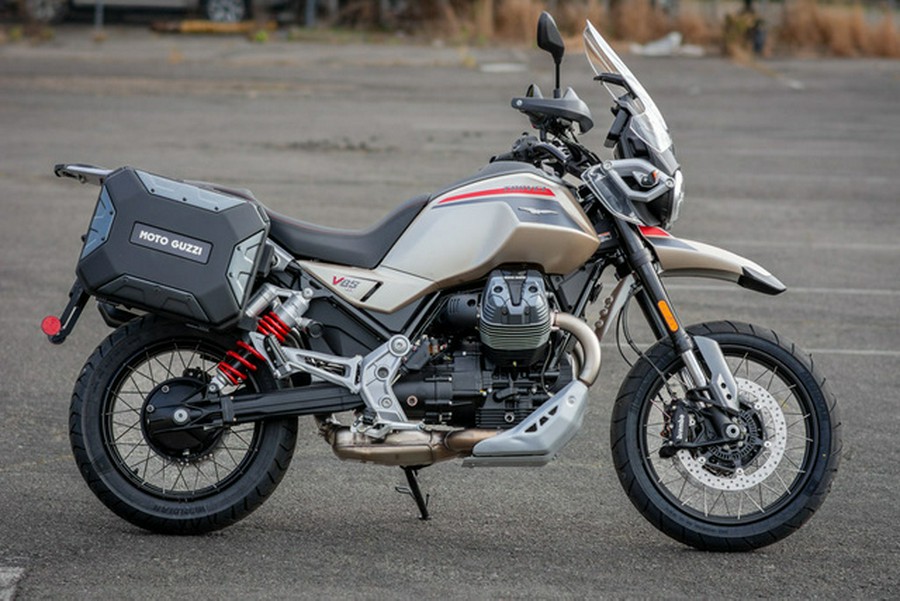 2025 Moto Guzzi V85 TT Travel