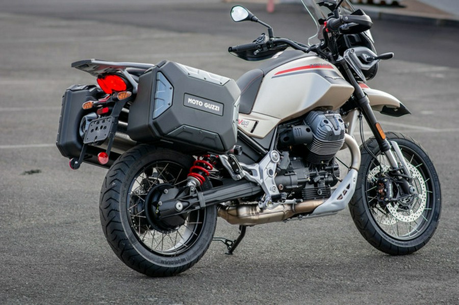 2025 Moto Guzzi V85 TT Travel