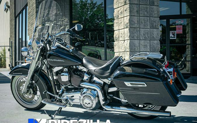 2017 Harley-Davidson® FLSTN - Softail® Deluxe