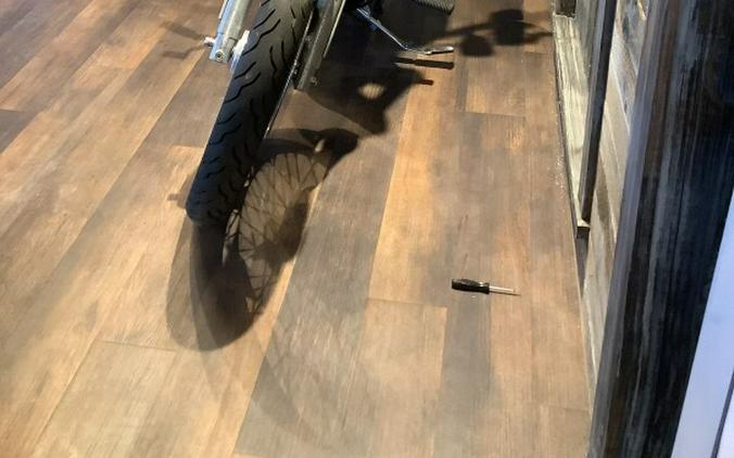 Harley-Davidson® Sportster® 883 Custom 2004 XL 883C Sierra Red