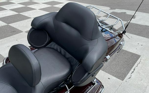2022 Harley-Davidson® Ultra Limited Crimson/Black, Blue/Black (Black F)