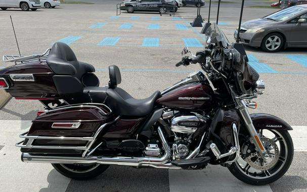2022 Harley-Davidson® Ultra Limited Crimson/Black, Blue/Black (Black F)
