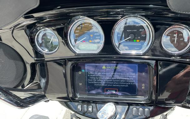 2022 Harley-Davidson® Ultra Limited Crimson/Black, Blue/Black (Black F)