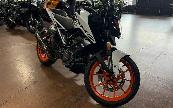 2021 KTM DUKE 200