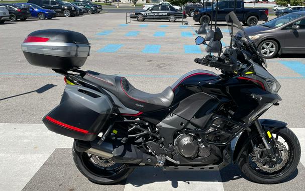 2021 Kawasaki Versys® 1000 SE LT+