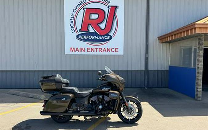 2023 Indian Motorcycle Roadmaster® Dark Horse®