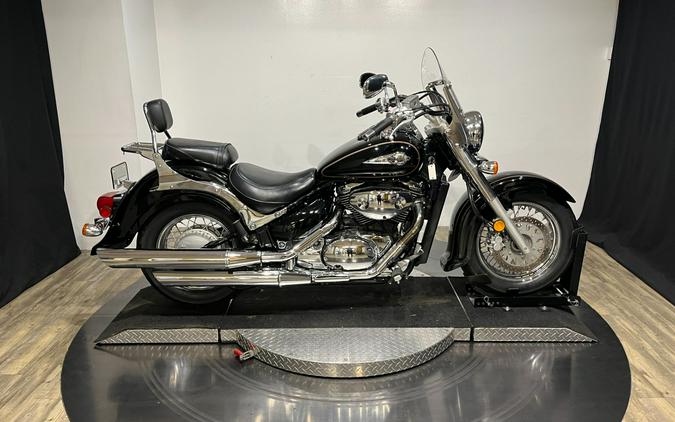 2004 Suzuki Motor of America Inc. VOLUSIA 800