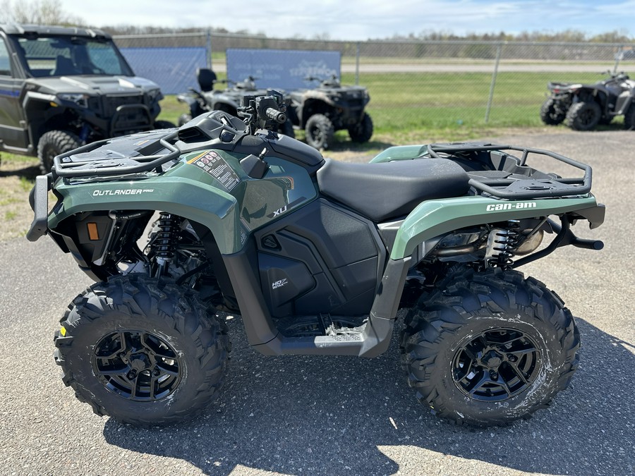 2024 Can-Am™ OutlanderT Pro XU HD7