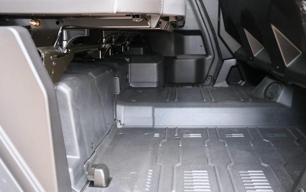 2026 CAN-AM DEFENDER MAX LIMITED CAB HD11