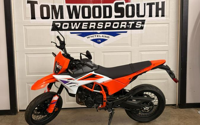 2026 KTM 390 SMC R