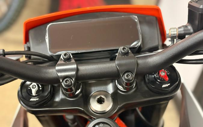 2026 KTM 390 SMC R