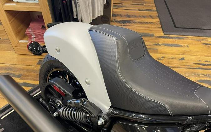 2024 Indian Motorcycle® Sport Chief Ghost White Metallic Smoke