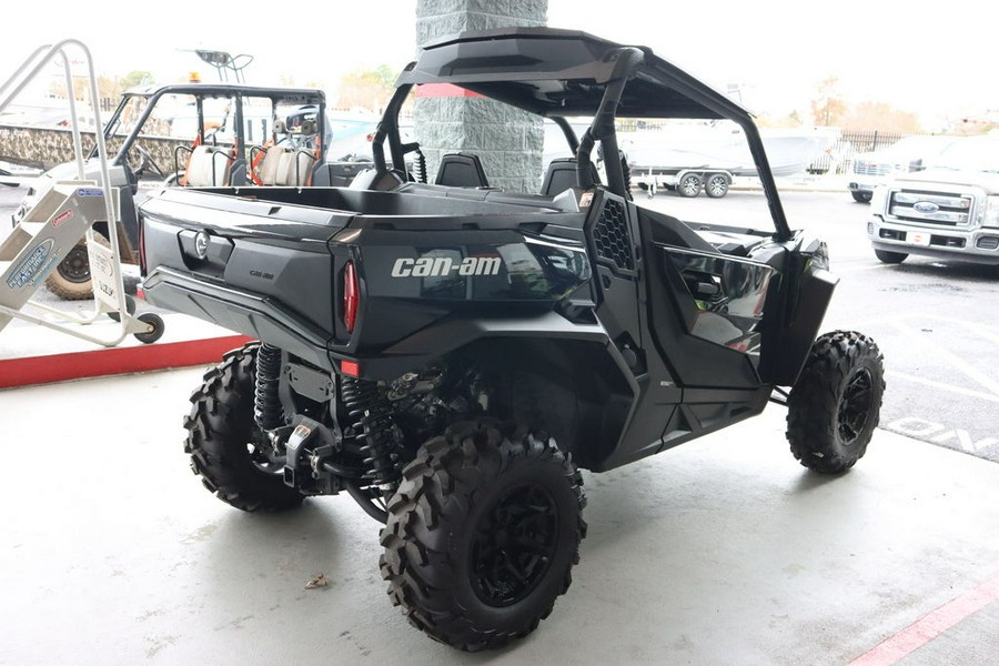 2024 Can-Am® Commander XT 700