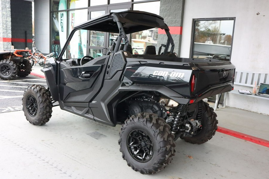 2024 Can-Am® Commander XT 700