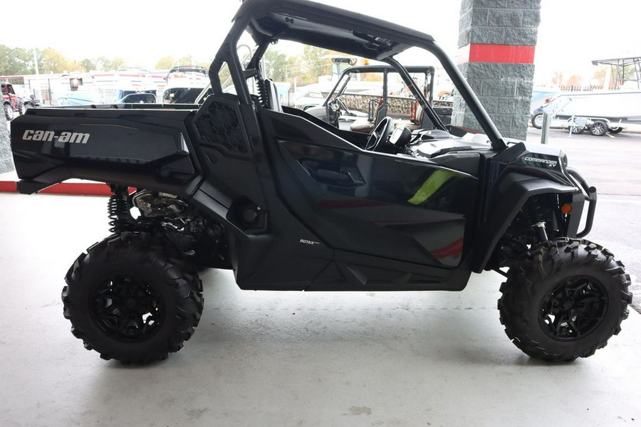 2024 Can-Am® Commander XT 700