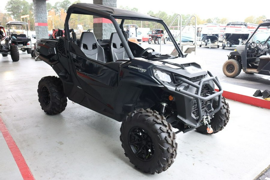 2024 Can-Am® Commander XT 700