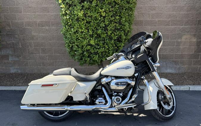 FLHX 2022 Street Glide®