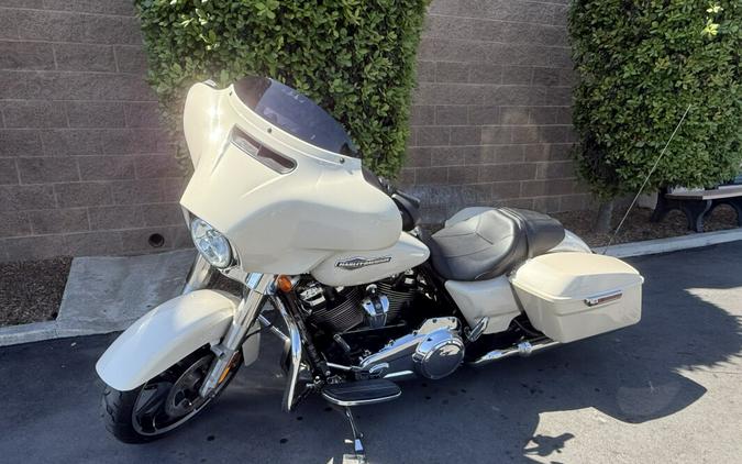 FLHX 2022 Street Glide®