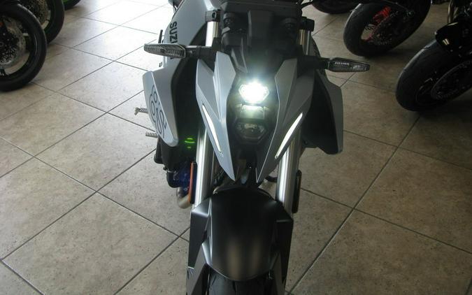 2024 Suzuki GSX-8S