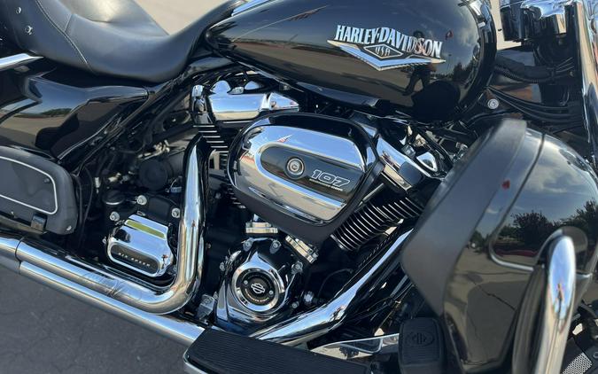 2020 Harley-Davidson® FLHR Road King® Vivid Black 648465