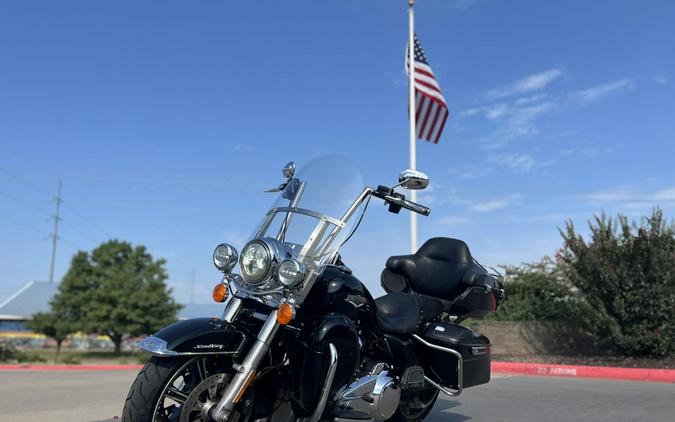 2020 Harley-Davidson® FLHR Road King® Vivid Black 648465