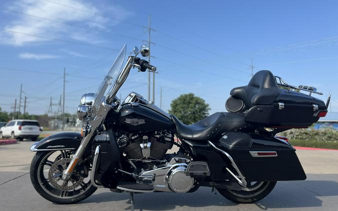 2020 Harley-Davidson® FLHR Road King® Vivid Black 648465