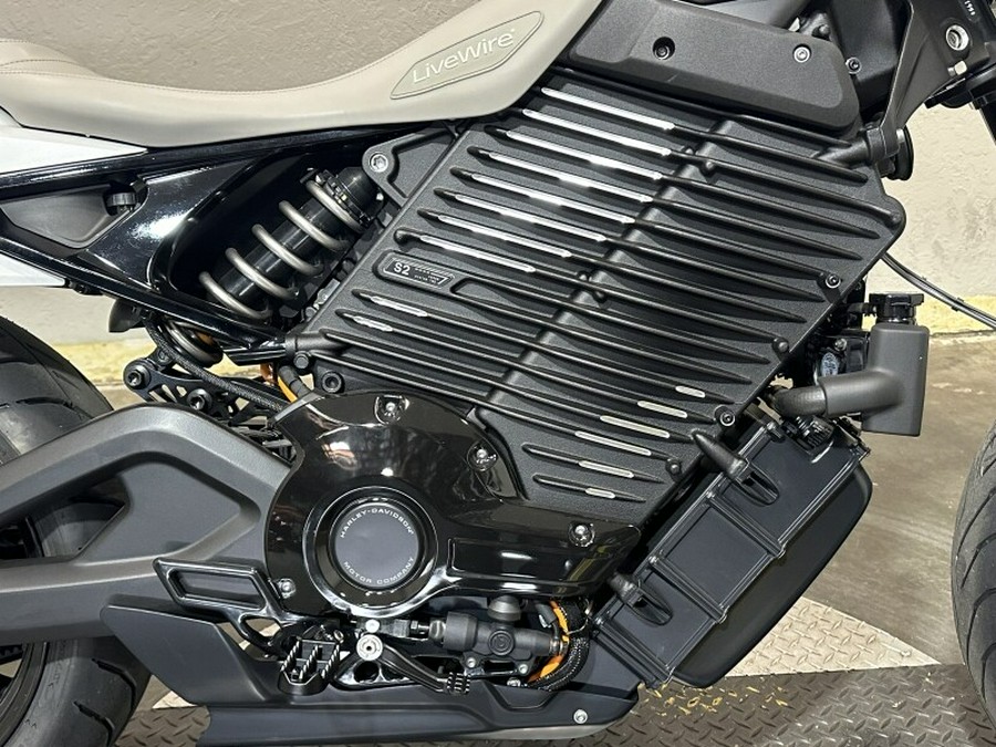 LiveWire™ LiveWire™ S2 Mulholland™ 2024 S2MH 84677602 WHITE GRAY