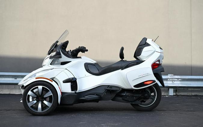 2014 Can-Am® Spyder® RT-S SE6