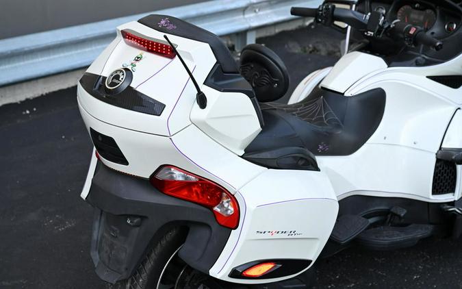 2014 Can-Am® Spyder® RT-S SE6