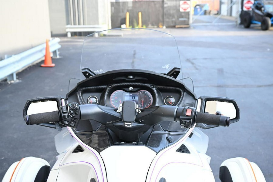 2014 Can-Am® Spyder® RT-S SE6