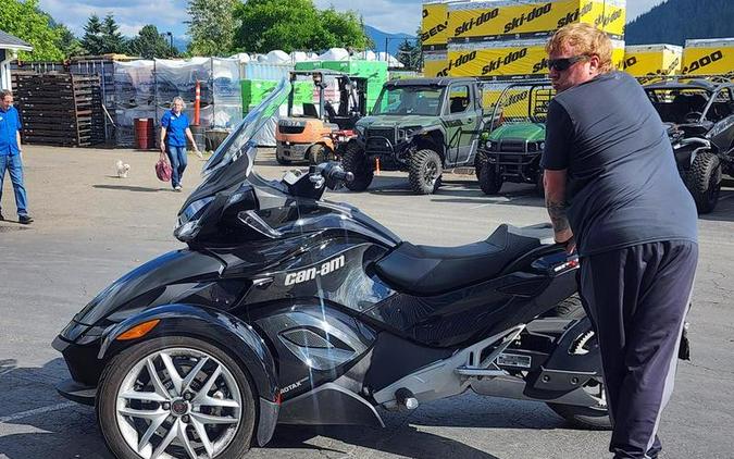 2015 Can-Am® SPYDER ST-Limited