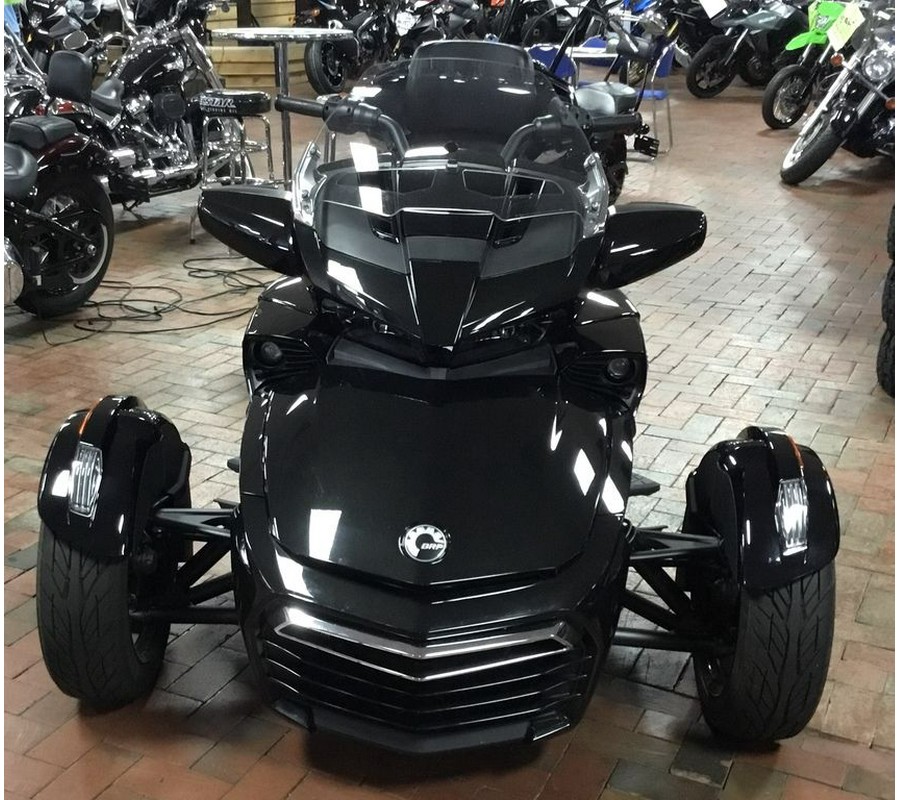 2022 Can-Am® Spyder F3 Limited Chrome Wheels