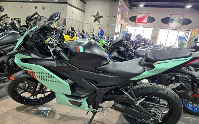 2026 YAMAHA YZFR3 ABS