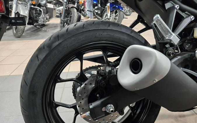 2026 YAMAHA YZFR3 ABS