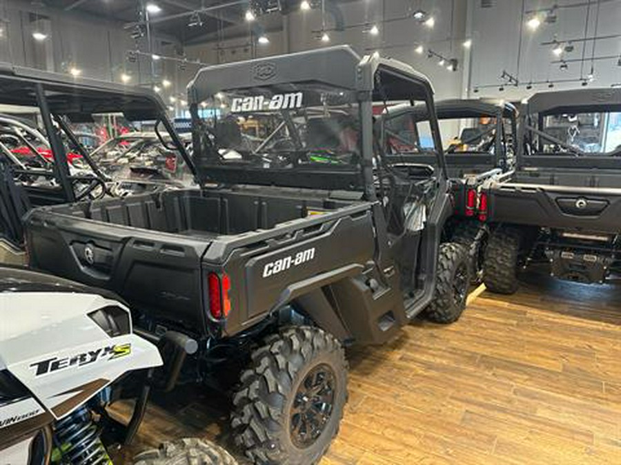 2023 Can-Am Defender DPS HD10