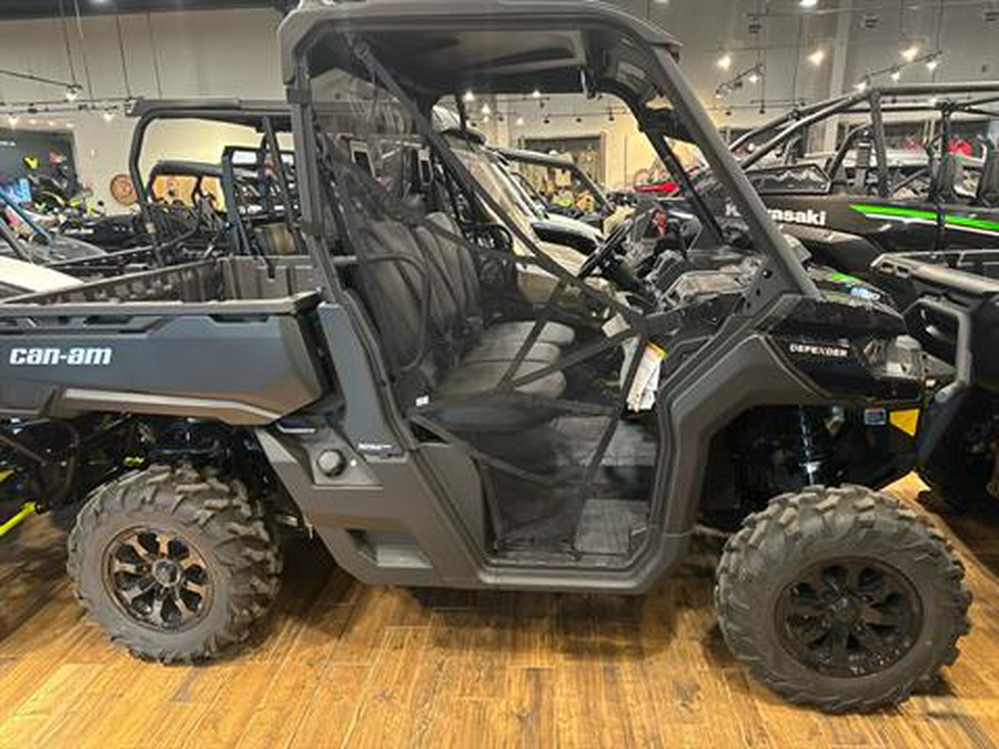 2023 Can-Am Defender DPS HD10