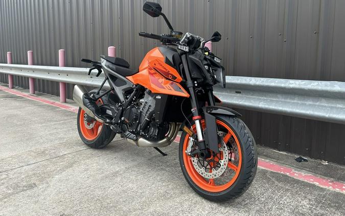 2024 KTM Duke 990