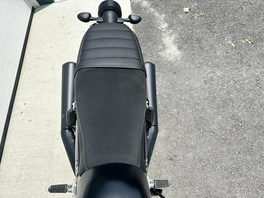 2021 Moto Guzzi V7 Stone E5