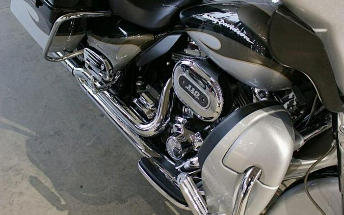 2013 Harley-Davidson® FLHTCUSE8 - CVO™ Ultra Classic® Electra Glide®