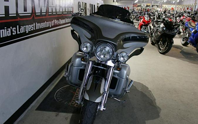 2013 Harley-Davidson® FLHTCUSE8 - CVO™ Ultra Classic® Electra Glide®