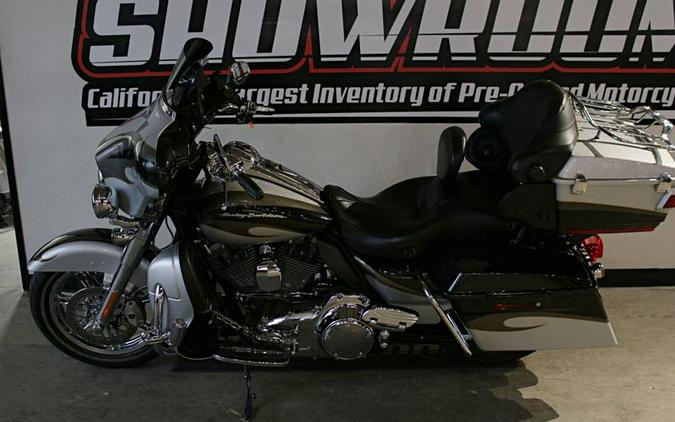 2013 Harley-Davidson® FLHTCUSE8 - CVO™ Ultra Classic® Electra Glide®