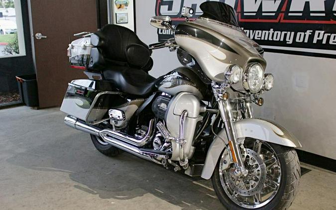 2013 Harley-Davidson® FLHTCUSE8 - CVO™ Ultra Classic® Electra Glide®